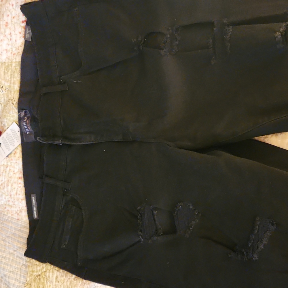 Womens plus Torrid bombshell skinny jeans distressed size 24 regular